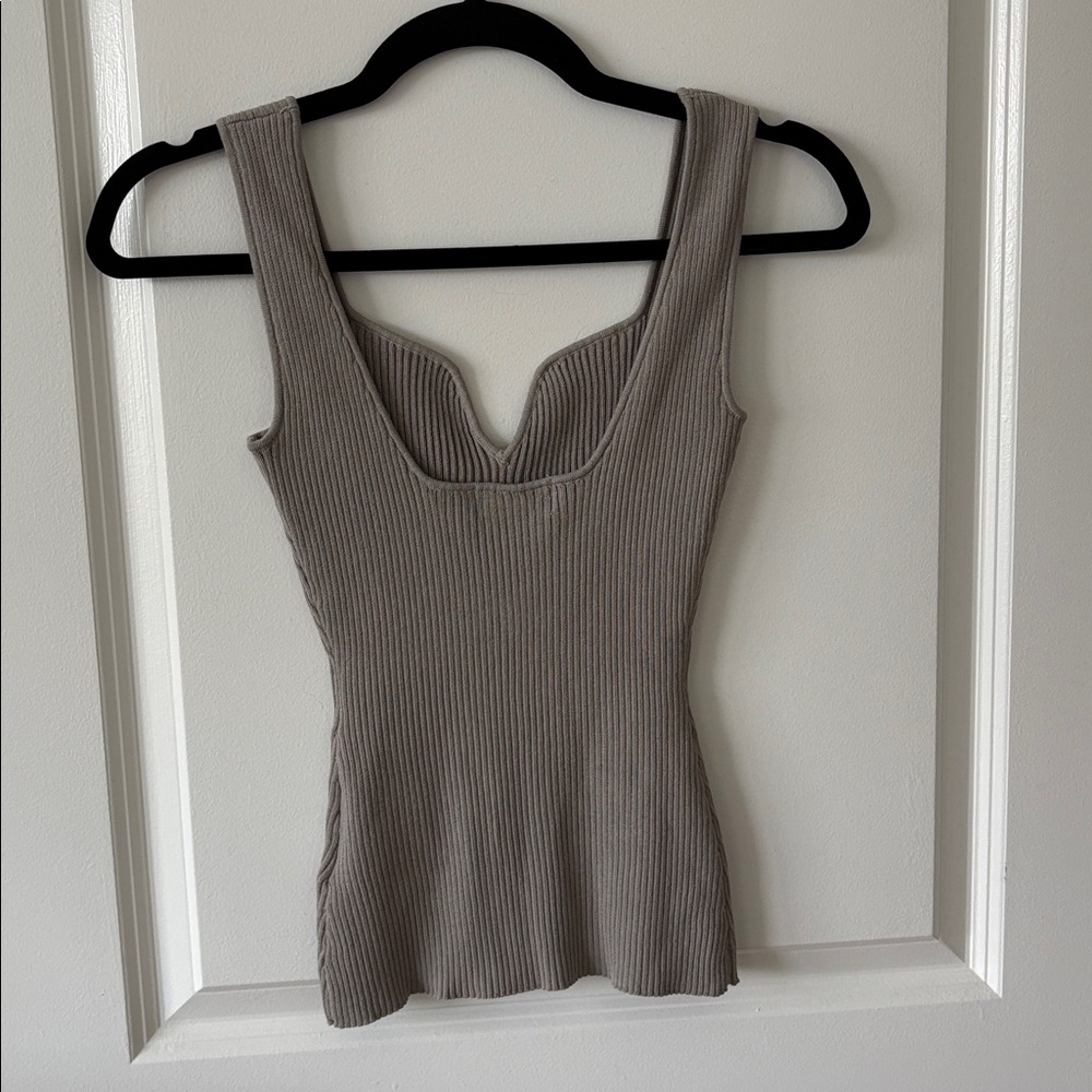 H&M Ribbed Knit Top - Picture 4 of 4